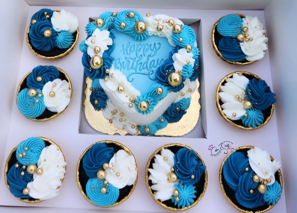 Heart Shaped Bento Box with 8 cupcakes