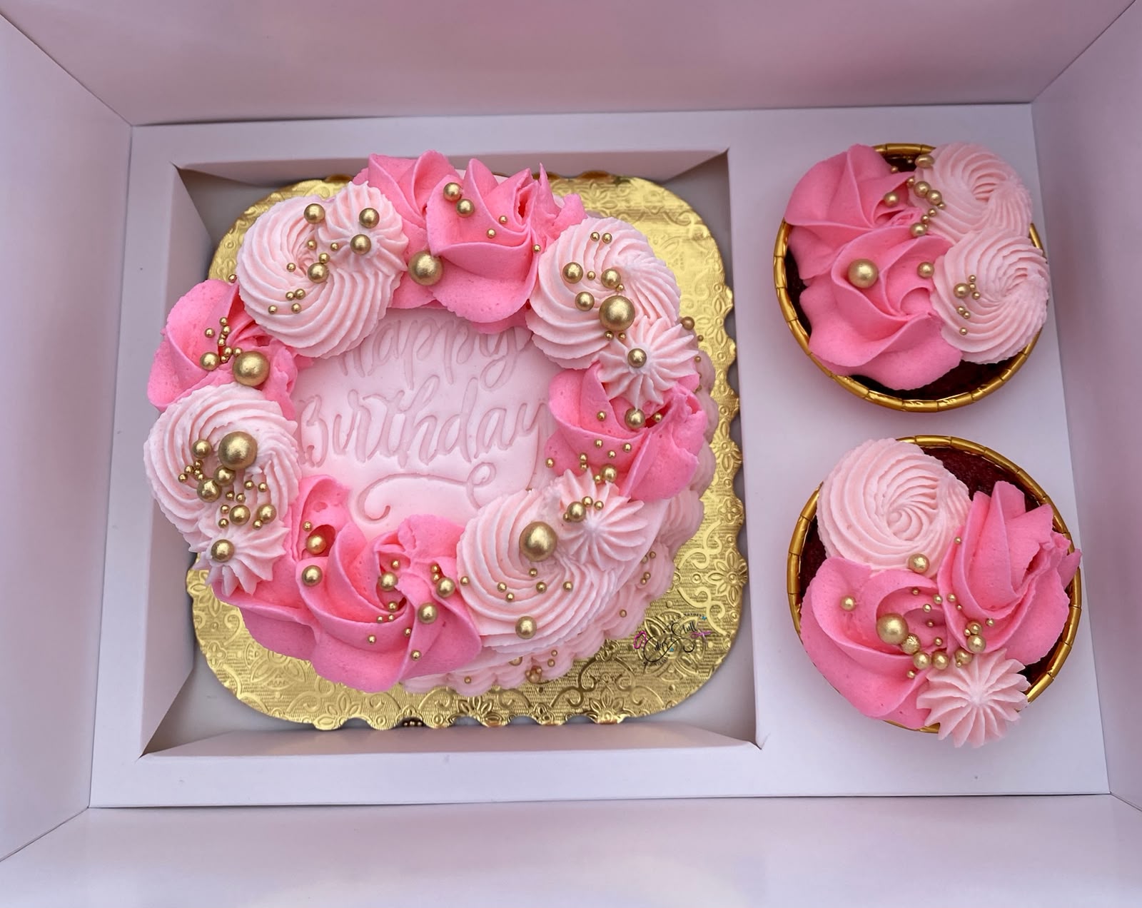 Pretty in Pink Bento Box with 2 cupcakes