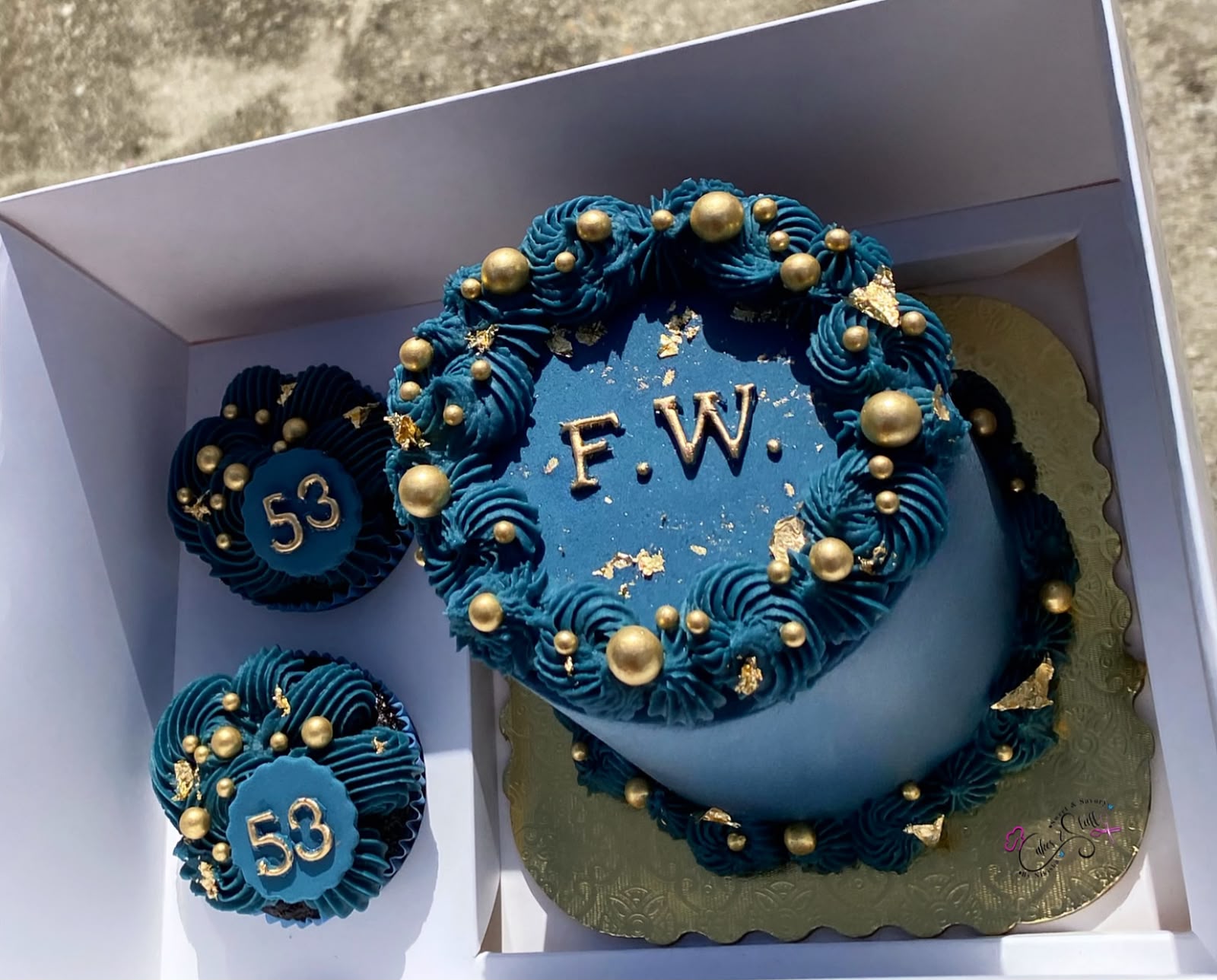 Denim and Gold Bento Box for Him with 2 cupcakes