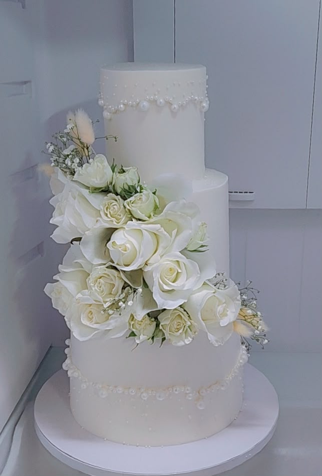 3 Tiered Wedding Cake with Fresh Flowers