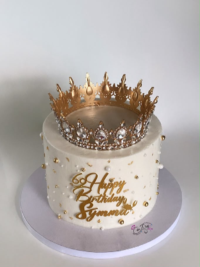 Crown and Pearls Cake