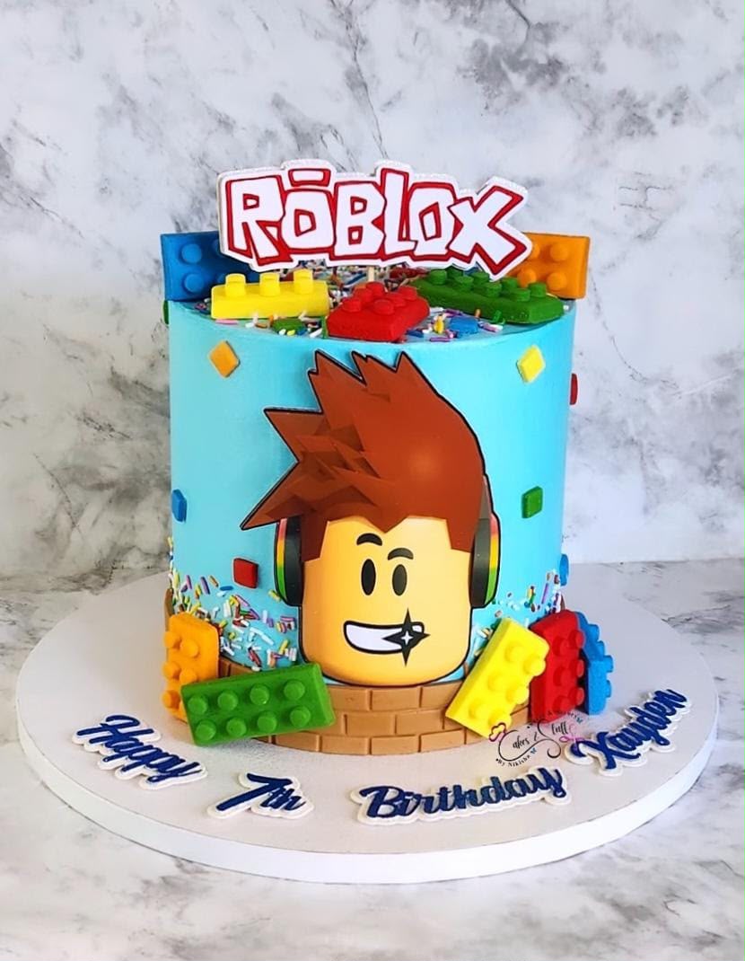Roblox Themed Cake