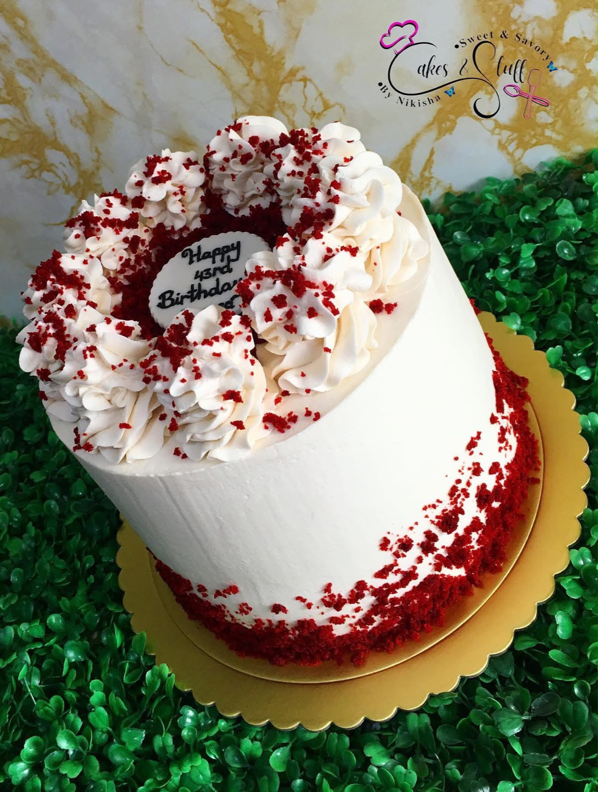 Red Velvet Cheesecake Cake
